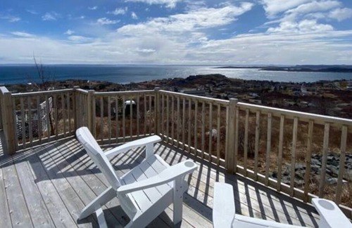 Terra Nova Casa | Bright Upper Island Cove Home/Cathedral Ocean View