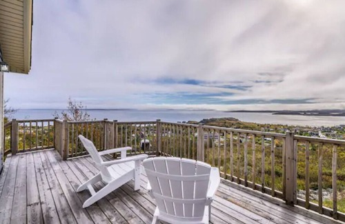 Terra Nova Casa | Bright Upper Island Cove Home/Cathedral Ocean View