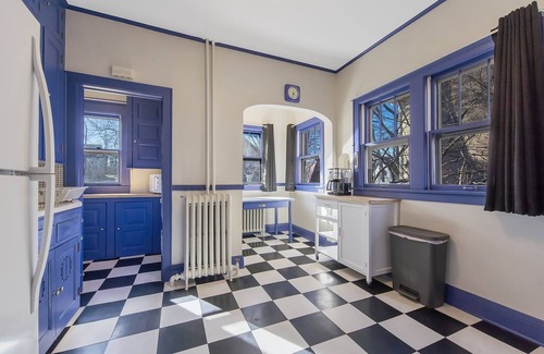 Carag Casa | Bright Uptown Home