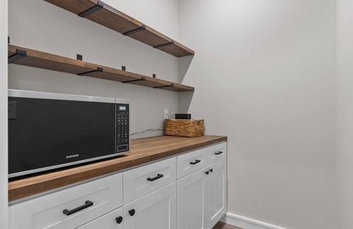 The Gate Casa | Bright Urban Comfort | JZ Vacation Rentals