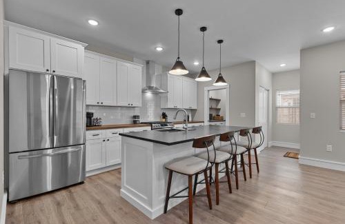 The Gate Casa | Bright Urban Comfort | JZ Vacation Rentals