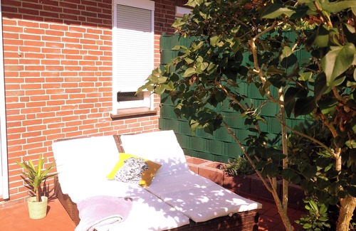 Berumbur Apartamento | Bright vacation apartment near bathing lake with garden. Family and pet friendly!
