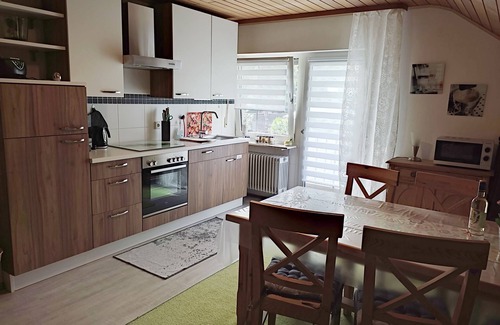 Dernbach Apartamento | Apartamento acogedor y luminoso en el campo con balcón y jardín, totalmente renovado en 2018