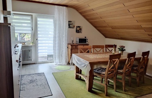 Dernbach Apartamento | Apartamento acogedor y luminoso en el campo con balcón y jardín, totalmente renovado en 2018