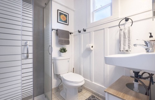 Adams Point Apartamento | Bright Vintage Oakland Studio