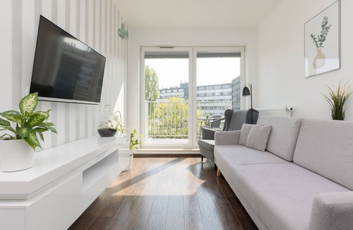 Wlochy Apartamento | Bright Warsaw Apartment by Renters