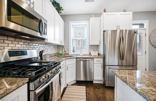 Kingman Park Apartamento | Bright Washington DC Apartment