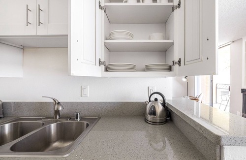 Westwood Apartamento | Bright Westwood 1BR w/ Gym, Pool & Spa, close to UCLA, by Blueground