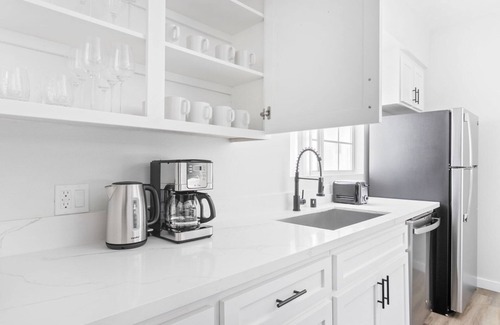 Westwood Apartamento | Bright Westwood 2BR nr Westwood Village, by Blueground