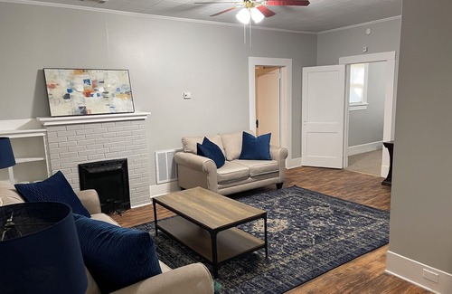 Hattiesburg Casa | Bright Yellow house Charming 2-bedroom house with WiFi and AC in Hattiesburg