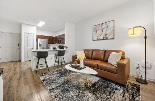 Frisco Apartamento | BrightHaven - 1BR with Pool, Gym, Parking and EvCharger