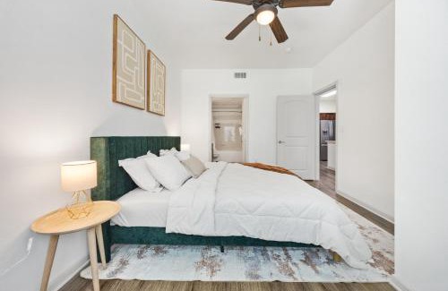 Frisco Apartamento | BrightHaven - 1BR with Pool, Gym, Parking and EvCharger