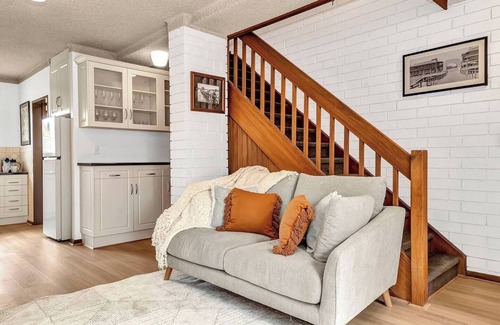 Brighton Casa | Brightly Beachside Where Jetty Rd meets the Ocean