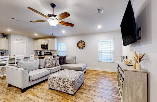 Navarre Casa | Brightly updated home near the sound with large patio, chef's kitchen, & W/D
