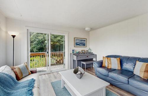 Rockaway Beach Casa | Brighton Blue