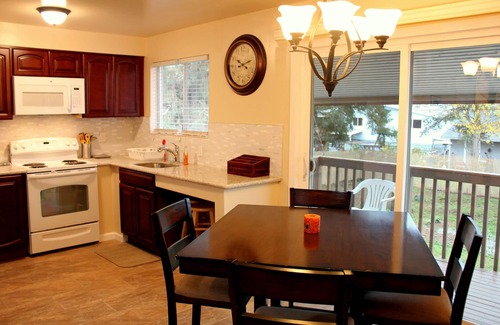 Brighton Casa | Brighton Guesthouse (Walk to Metro)