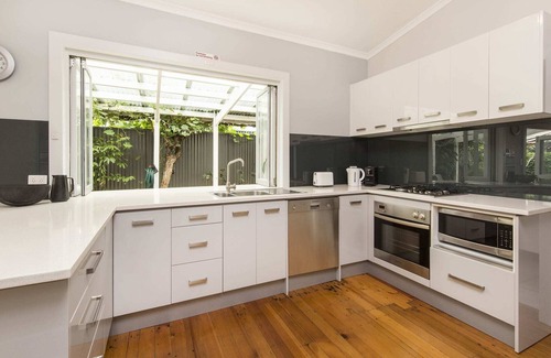 Brighton Casa | BRIGHTON HAVEN a self-contained modern bungalow