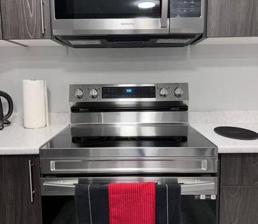 Saskatoon Apartamento | Brighton Stunning Suit