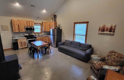 Rensselaer Cabina | Brightstone Lake Cabin 2