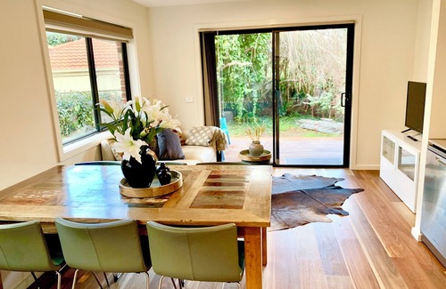 Yarralumla Casa | Brilliant 3 bedroom home garden views garage parking walking distance to lake