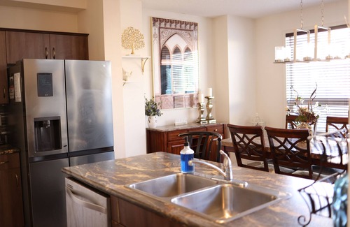 Winnipeg Casa | Brilliant 4-bedroom house with AC in Winnipeg