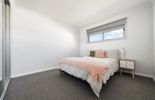 Kelso Casa | Brilliant Brennan - Modern 4 Bed 2 Bath Home