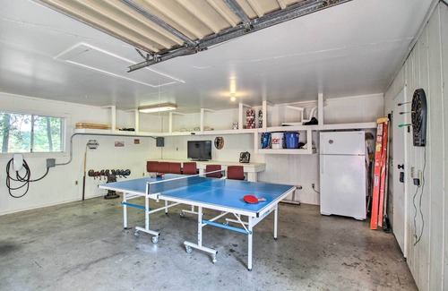 Pinetop Cabaña | Bring a Pet: Pinetop Cabin w/ Game Room!