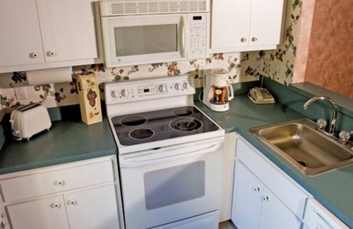 Berkeley Condominio | ¡Trae a la familia! ¡Este 4 BDR / 4 BA tiene mucho espacio y casi toda la emoción!