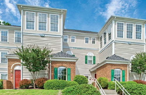 Berkeley Condominio | ¡Trae a la familia! ¡Este 4 BDR / 4 BA tiene mucho espacio y casi toda la emoción!