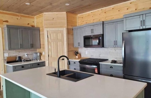 Northern Ontario Cabaña | Bring the family to the lake and make lifelong memories!!