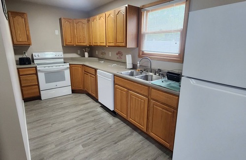 Mattoon Casa | Bring The Whole Crew, We've Got Room!