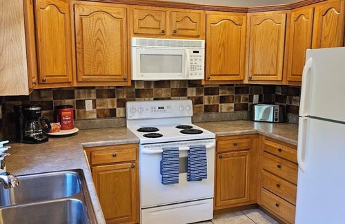 Gilbertsville Casa | Bring the whole family to this great place with lots of room and games for fun.