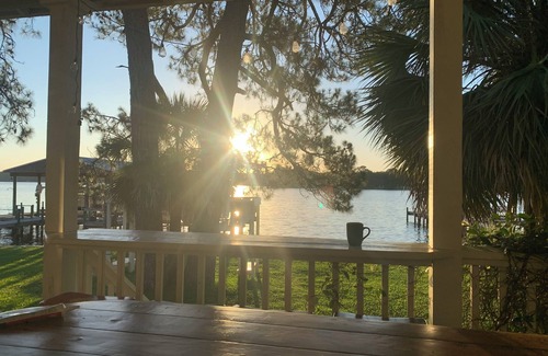 Fort Walton Beach Casa | Bring your boat: 3 bedroom home with dock space for your boat