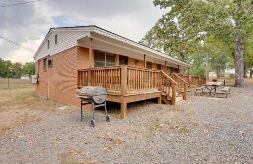 Greers Ferry Casa | Bring Your Boat! Greers Ferry Lake Home with Slip