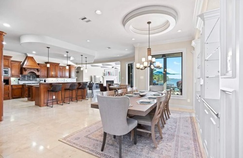 Montgomery Casa | Bring Your Boat! Luxe Lakefront ☀Pool☀Hot Tub☀Dock ☀ Close to Restaurants