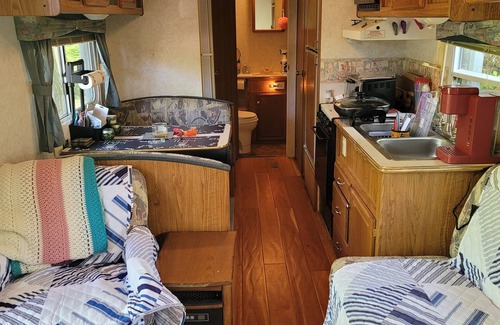 Westminster Casa | Bring Your Boat. Pool, Public Lake Hartwell access at this rustic RV Hideaway.