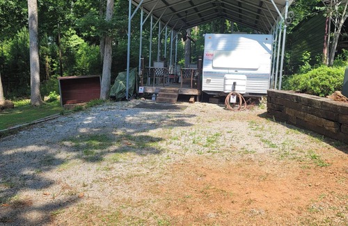 Westminster Casa | Bring Your Boat. Pool, Public Lake Hartwell access at this rustic RV Hideaway.