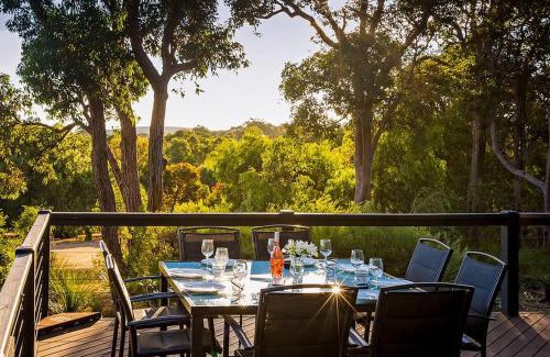 Yallingup Casa | Bringa - Spacious Bushland Retreat with Scenic Views