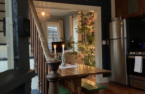 Arena Casa | Brisbane House: Historic Stone House & Adjoining "Summer Kitchen" Bedrooms