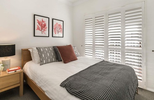 Indooroopilly Apartamento | Large and Airy Unit in Quiet Riverside Suburb
