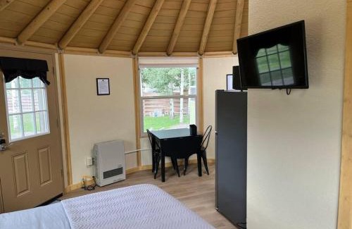 South Fork Casa | Bristlecone Yurt at Aspen Ridge Cabins