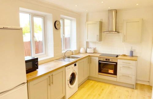 Luton Casa | Bristol House FREE Parking & Airport & M1 & Contractor
