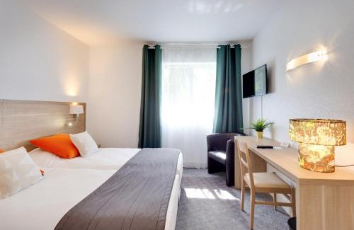 Saint-Hilaire-du-Harcouet Hotel | Brit Hotel le Cygne