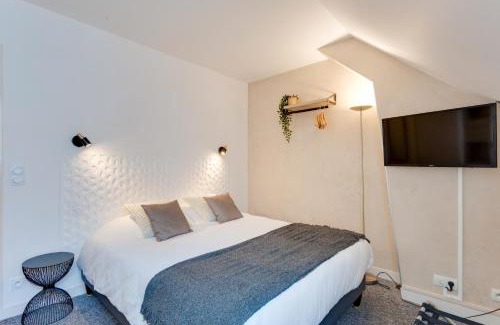 Saint-Hilaire-du-Harcouet Hotel | Brit Hotel le Cygne