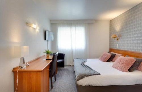 Saint-Hilaire-du-Harcouet Hotel | Brit Hotel le Cygne