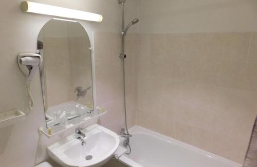 Argentan Hotel | Brit Hotel Argentan