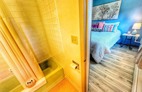 Manchester Center Hotel | Brittany Motel