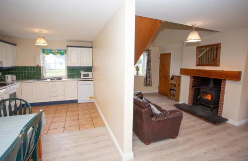 Brittas Bay Casa | Brittas Bay Holiday Village No 32 by Trident Holiday Homes