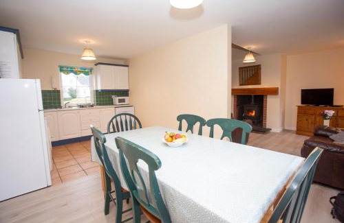 Brittas Bay Casa | Brittas Bay Holiday Village No 32 by Trident Holiday Homes