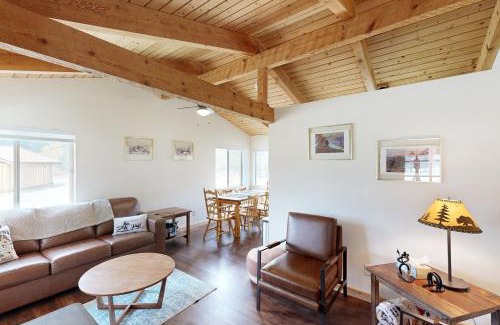 Sula Casa | Broad Axe - Cabin #1 - Main Residence